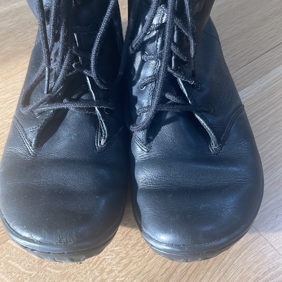 Vivobarefoot Leather Boots- fuzzy lining- soft leather- super comfy - Picture 3 of 5